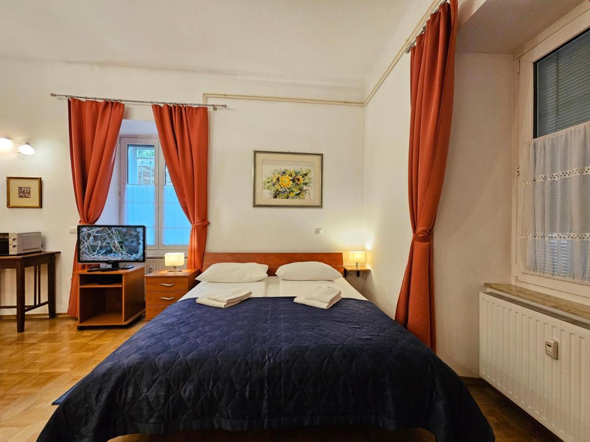 Spacious Central Studio Nika 2 Tour As ليوبليانا المظهر الخارجي الصورة