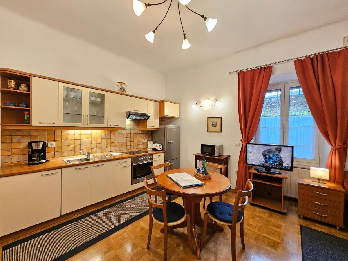 Spacious Central Studio Nika 2 Tour As ليوبليانا المظهر الخارجي الصورة