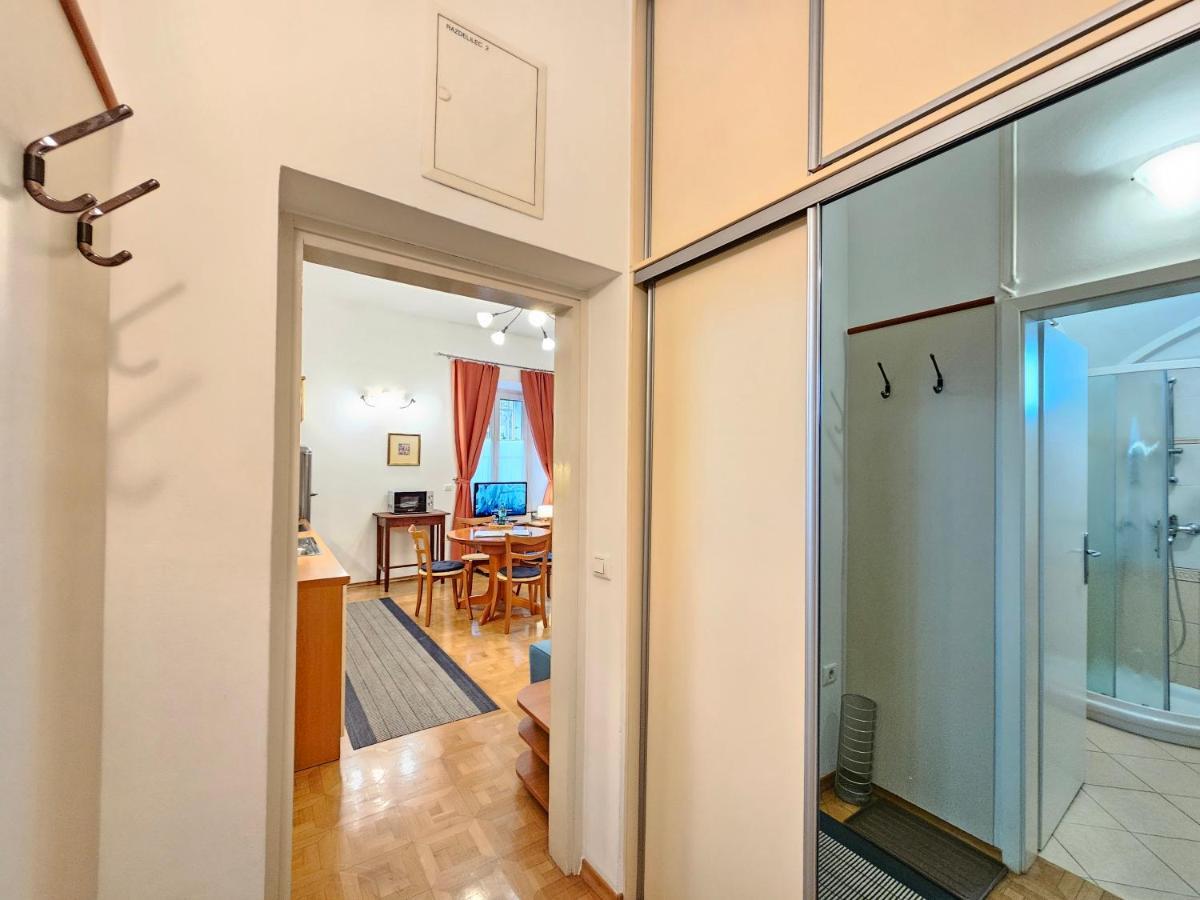 Spacious Central Studio Nika 2 Tour As ليوبليانا المظهر الخارجي الصورة